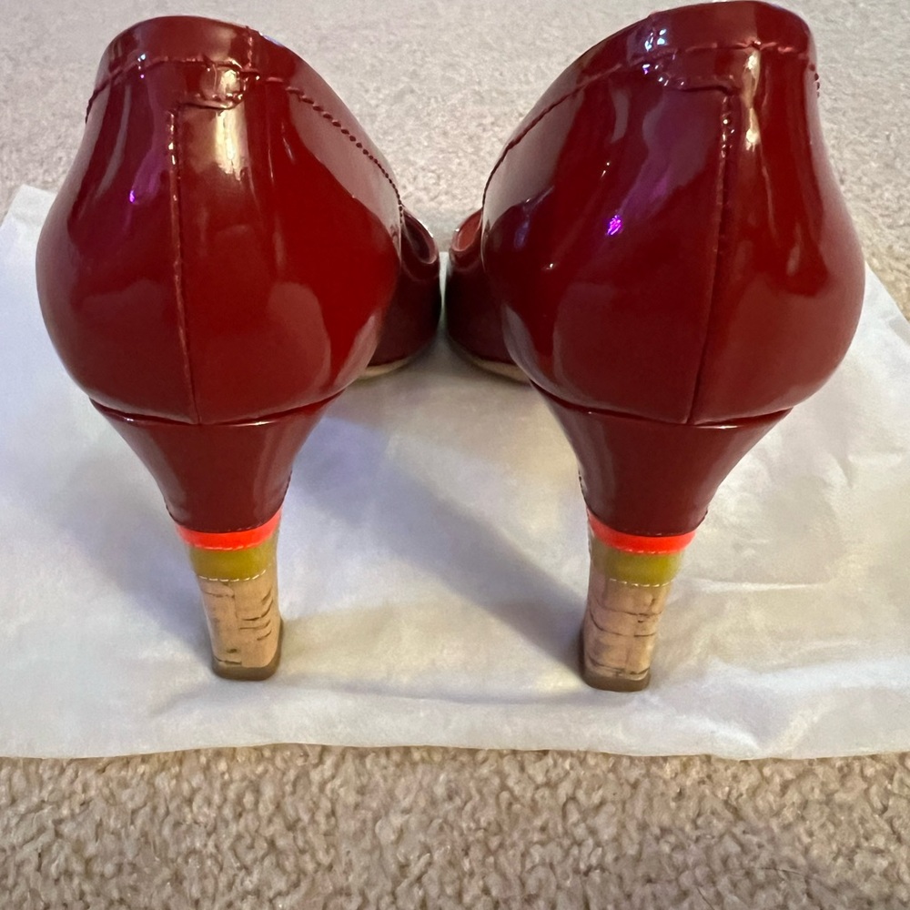 Celine Pumps Patent Leather in Red color - Picture 3 of 16